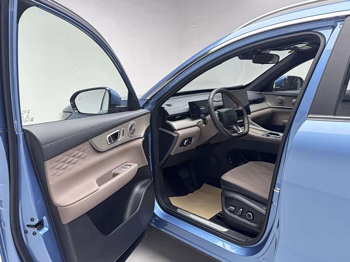 Chery Tiggo 8 Plus C-DM 2025 2025款 1.5T 116km 尊贵型 5座