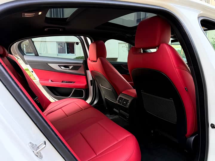 Jaguar XE L 2024 2024款 2.0T 250PS R-DYNAMIC S进取运动版