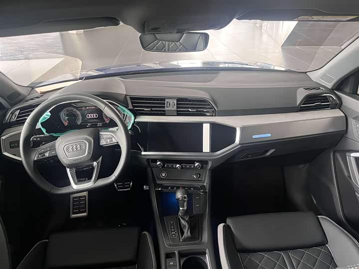 Audi Q3 2024 2024款 35 TFSI 时尚动感型