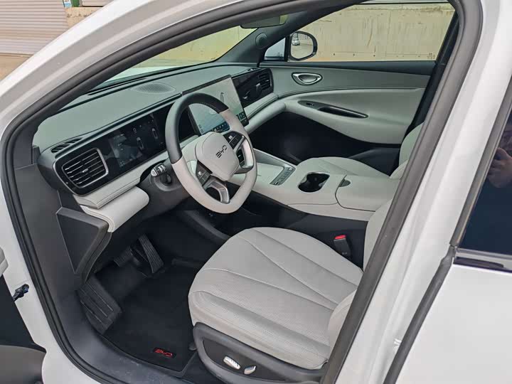 2025 BYD Sea Lion 06 Hybrid/EV