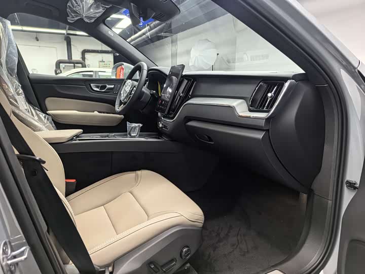 Volvo XC60 2026 2026款 B5 四驱智逸豪华版