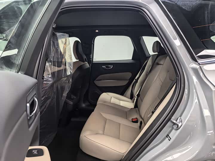 Volvo XC60 2026 2026款 B5 四驱智逸豪华版