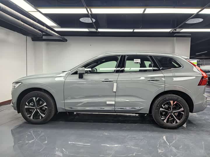 Volvo XC60 2026 2026款 B5 四驱智逸豪华版