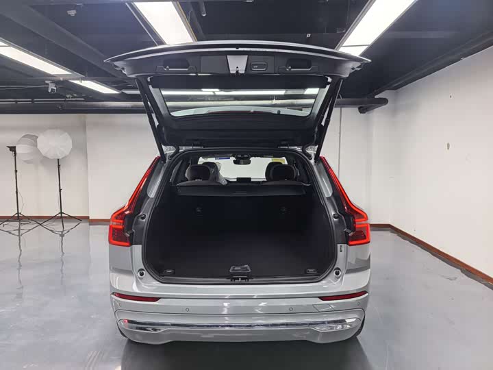 Volvo XC60 2026 2026款 B5 四驱智逸豪华版