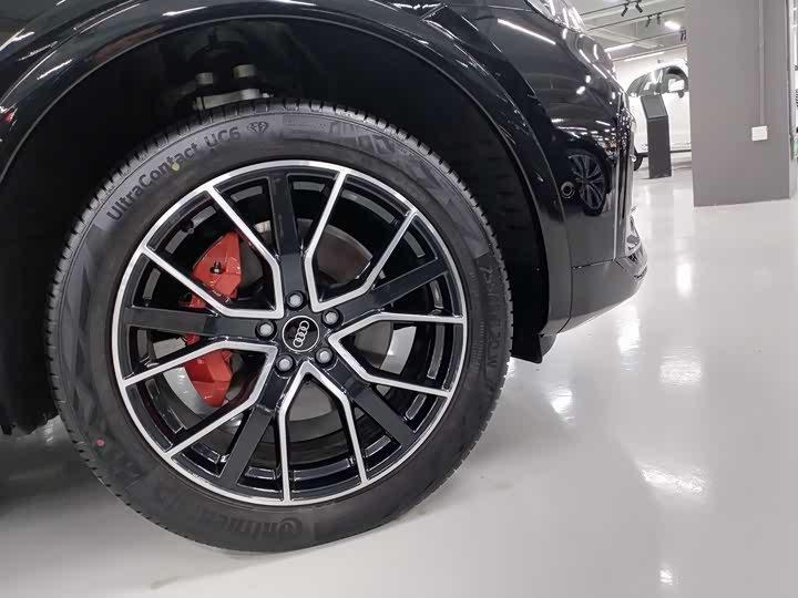 Audi Q5L 2025 2025款 45周年典藏版 45 TFSI 豪华动感型