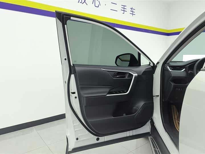 Toyota RAV4 2024 2024款 2.0L CVT两驱都市版