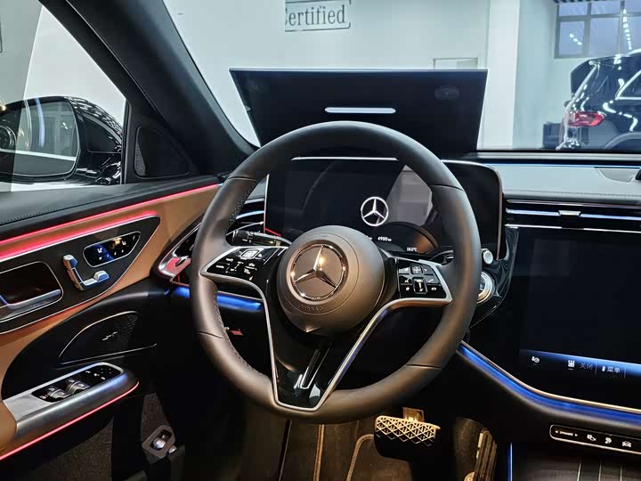 Mercedes-Benz E-Class Hybrid 2024 2024款 E 350 e L 插电式混合动力轿车