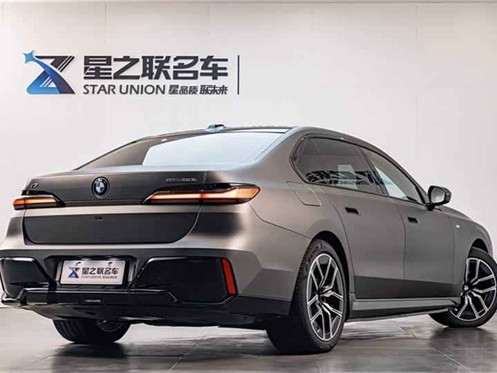 BMW i7 2023 2023款 eDrive50L 领先M运动套装