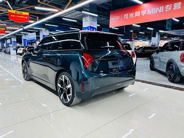 Mini Cooper 2024 2024款 452km COOPER SE 艺术家