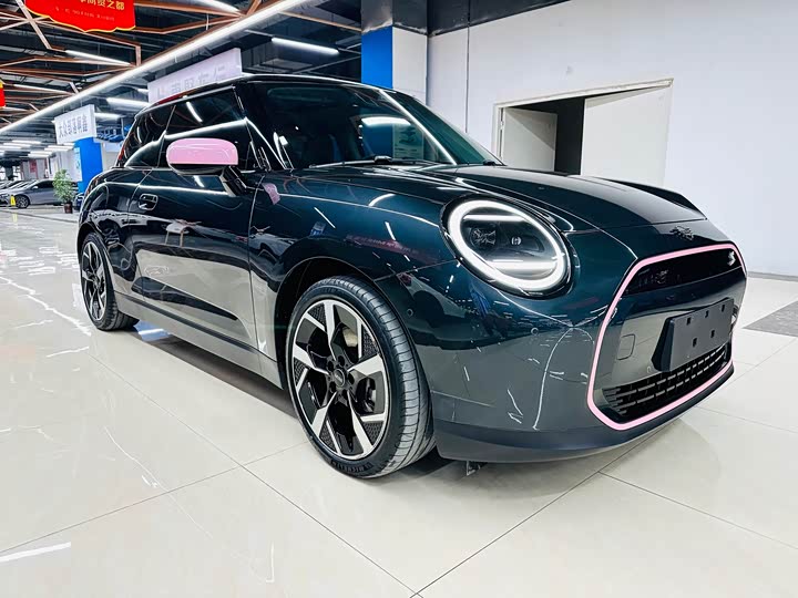 Mini Cooper 2024 2024款 452km COOPER SE 艺术家