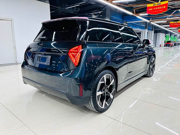 Mini Cooper 2024 2024款 452km COOPER SE 艺术家