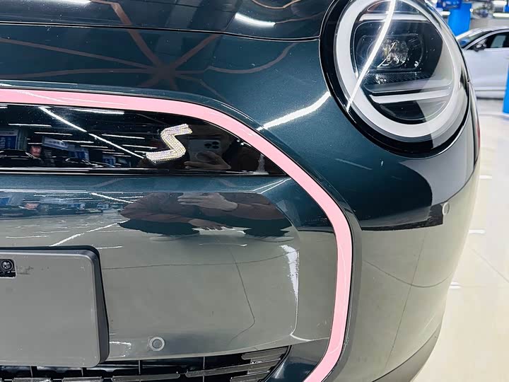 Mini Cooper 2024 2024款 452km COOPER SE 艺术家