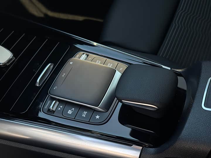 Mercedes-Benz B-Class 2021 2021款 B 200 动感型