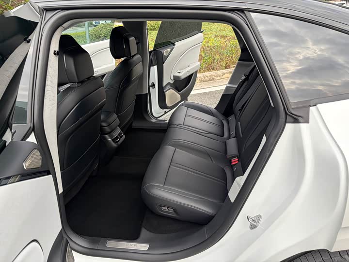 Zeekr 007 2025 2025款 后驱智驾版 75kWh