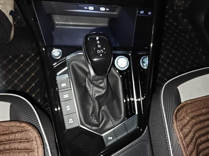 Volkswagen Tayron X 2023 2023款 330TSI 两驱尊贵高能版