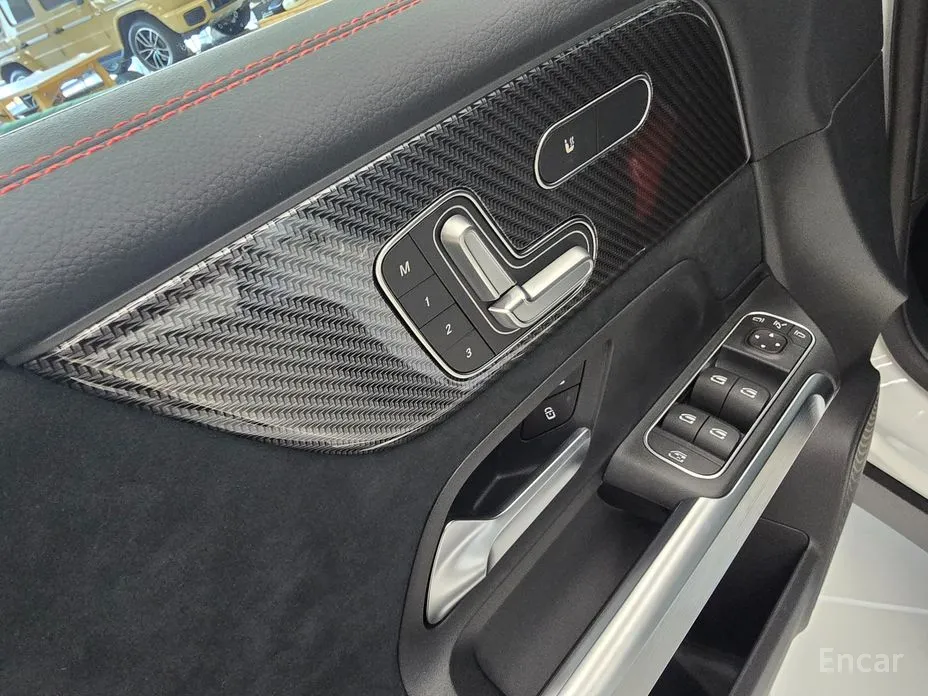 Mercedes-Benz GLB-Class 2020 AMG GLB35 4MATIC