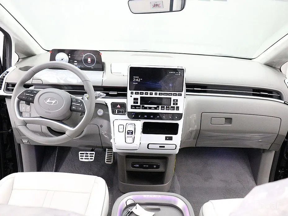 Hyundai Staria 2021 4WD Lounge 7-Seater