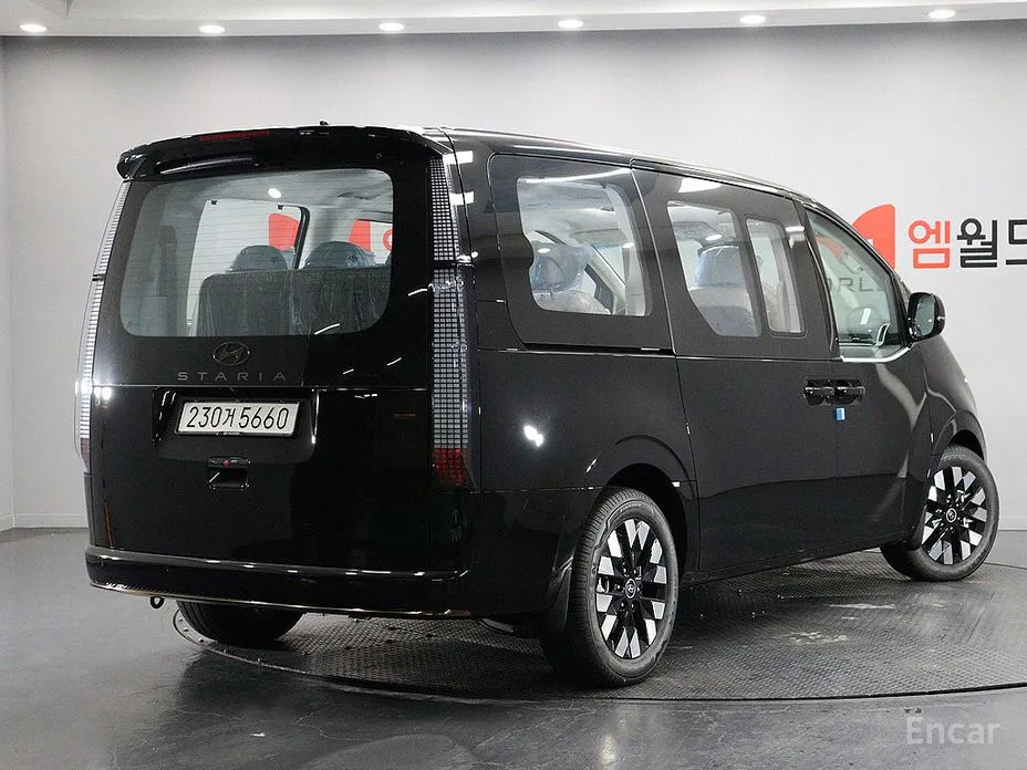 Hyundai Staria 2021 4WD Lounge 7-Seater