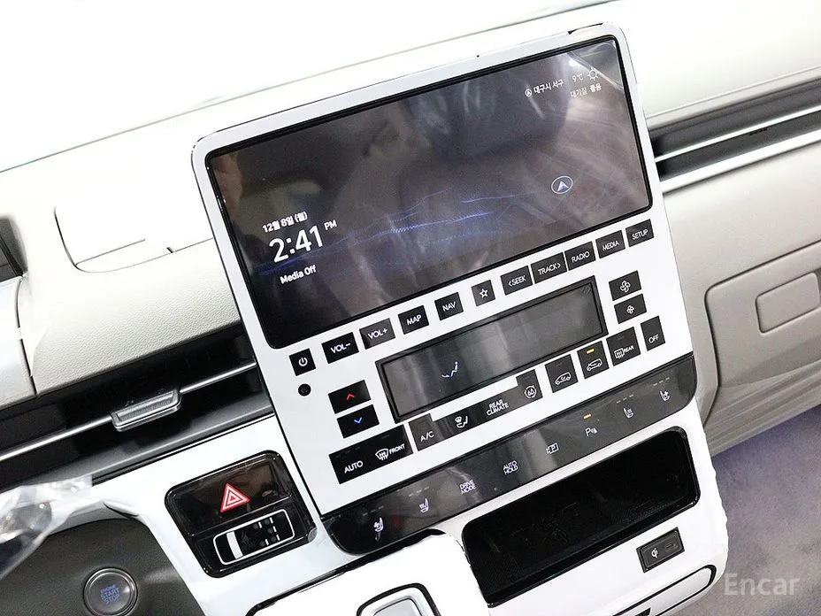 Hyundai Staria 2021 4WD Lounge 7-Seater