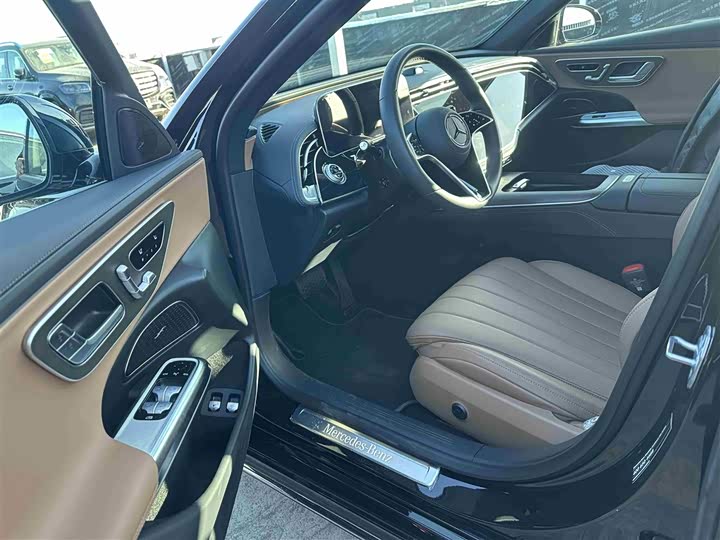 Mercedes-Benz E-Class Hybrid 2024 2024款 E 350 e L 插电式混合动力轿车