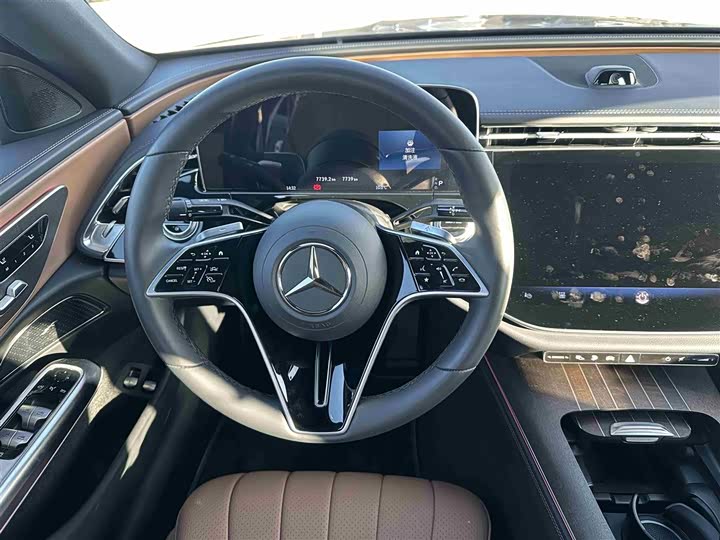 Mercedes-Benz E-Class Hybrid 2024 2024款 E 350 e L 插电式混合动力轿车