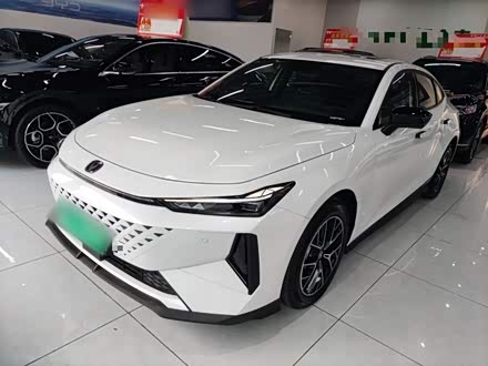 Changan UNI-V Hybrid 2024 2024款 蓝鲸智电iDD 136km 智趣型