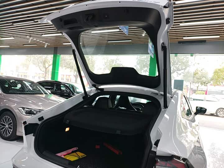 Changan UNI-V Hybrid 2024 2024款 蓝鲸智电iDD 136km 智趣型