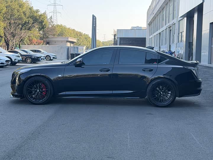 Cadillac CT5 2025 2025款 28T 城市风尚版