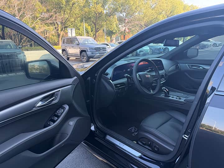 Cadillac CT5 2025 2025款 28T 城市风尚版