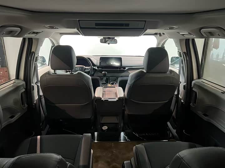 Toyota Granvia 2024 2024款 2.5L混动 豪华版