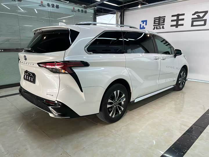 Toyota Granvia 2024 2024款 2.5L混动 豪华版