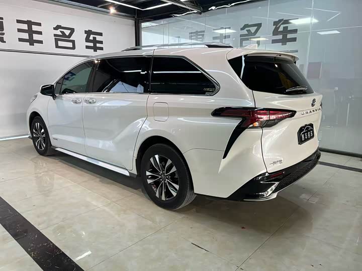 Toyota Granvia 2024 2024款 2.5L混动 豪华版