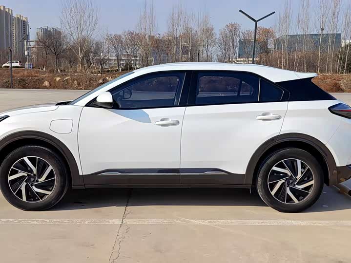 Hozon U 2023 2023款 哪吒U-Ⅱ 400 U秀版 三元锂