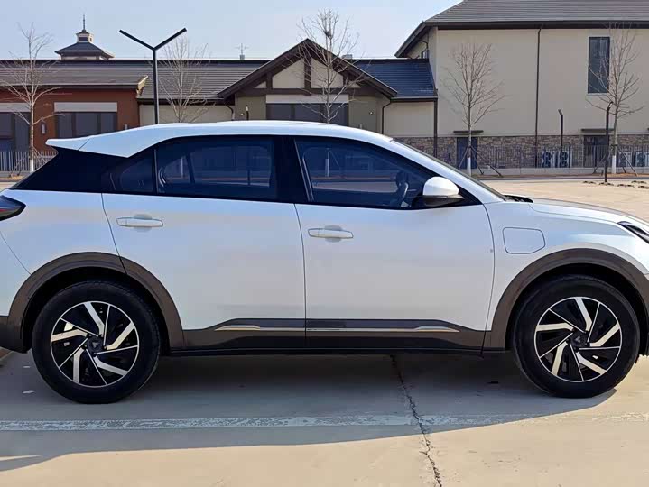 Hozon U 2023 2023款 哪吒U-Ⅱ 400 U秀版 三元锂