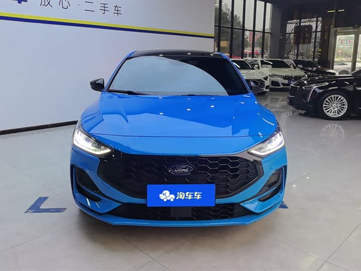 Ford Focus 2022 2022款 三厢 EcoBoost 180 自动ST Line