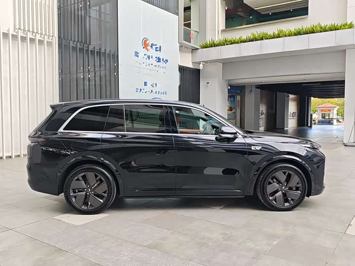 LiXiang L8 2025 2025款 Ultra 智能焕新版