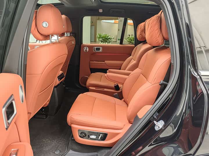 LiXiang L8 2025 2025款 Ultra 智能焕新版