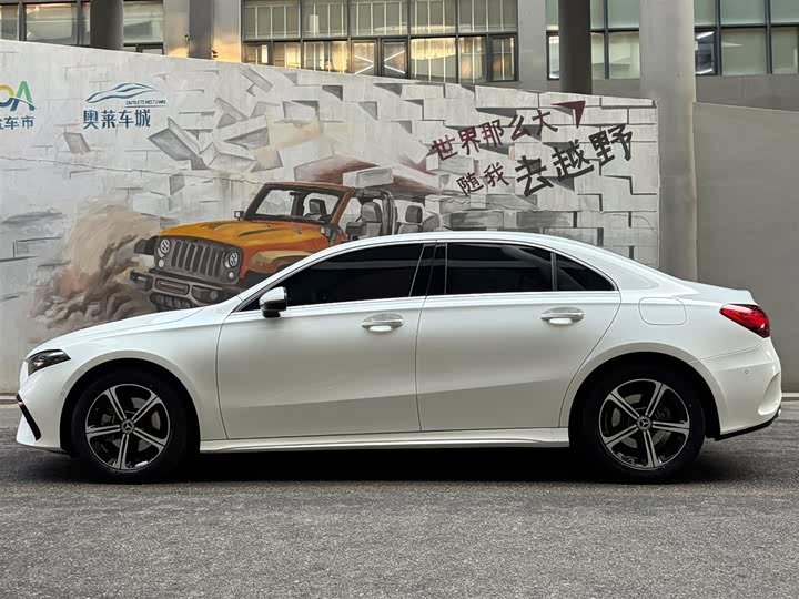 Mercedes-Benz A-Class 2024 2024款 改款 A 200 L 时尚型