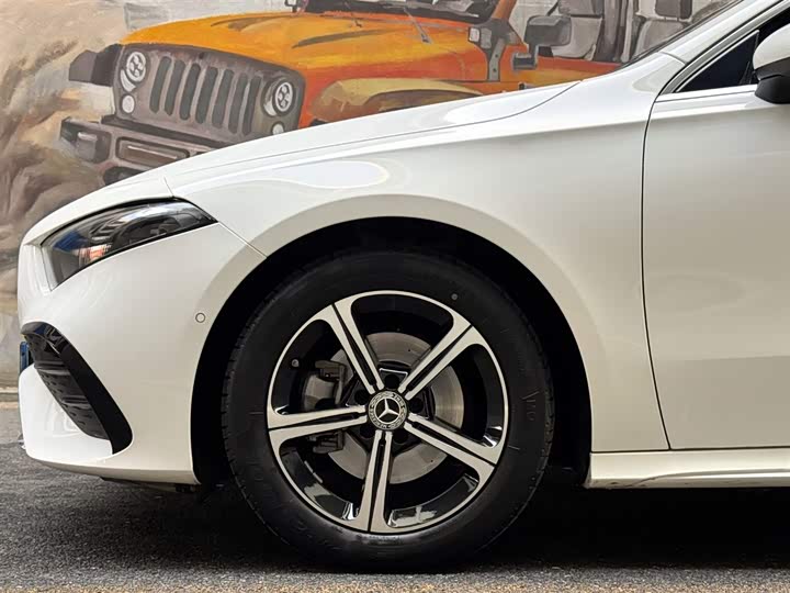 Mercedes-Benz A-Class 2024 2024款 改款 A 200 L 时尚型