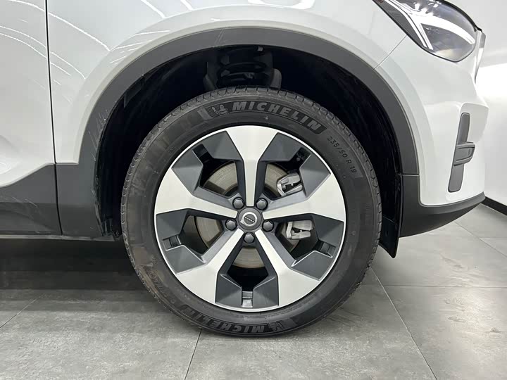 Volvo XC40 2025 2025款 B4 四驱智远豪华版