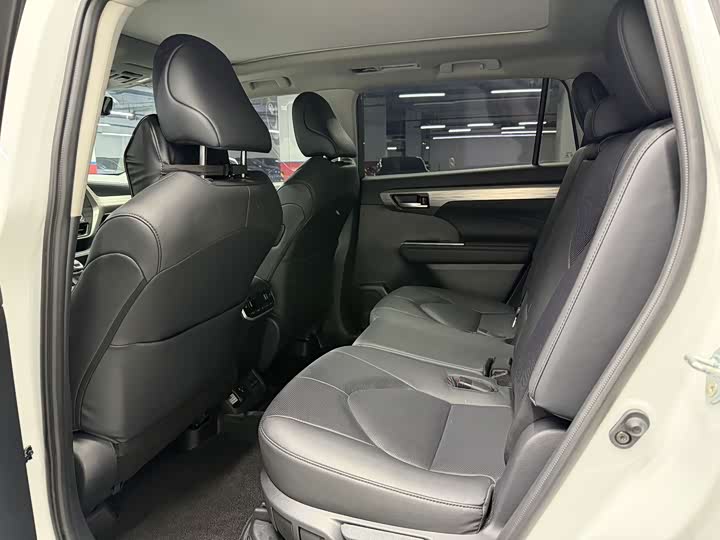 Toyota Highlander 2024 2024款 2.5L智能电混双擎四驱至尊版 7座
