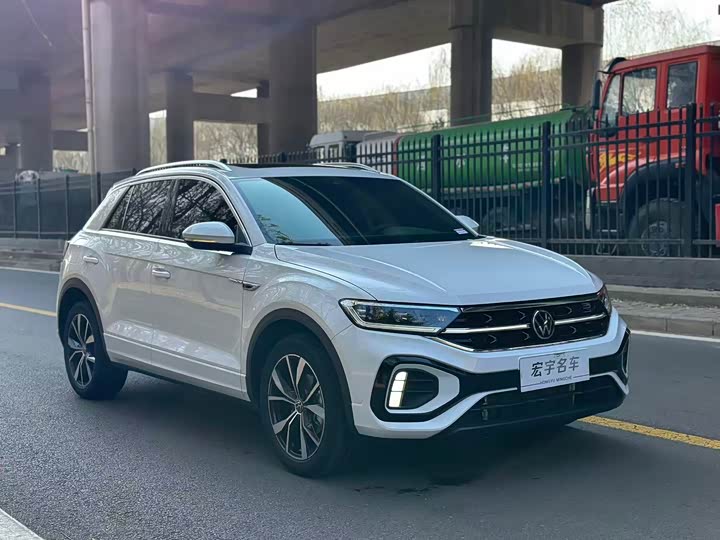 Volkswagen T-Roc 2025 2025款 改款 300TSI DSG两驱辰光版