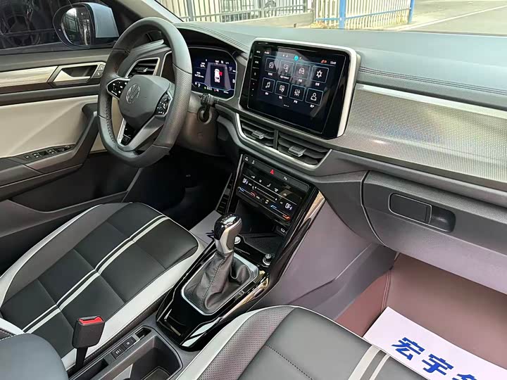 Volkswagen T-Roc 2025 2025款 改款 300TSI DSG两驱辰光版