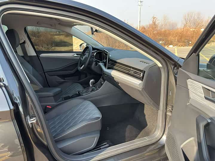 Volkswagen Sagitar L 2025 2025款 300TSI DSG卓越版
