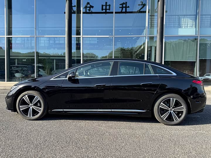 Mercedes-Benz EQE 2025 2025款 500 4MATIC 豪华版