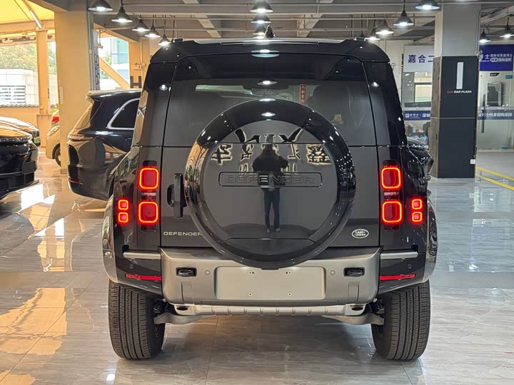 2025 Land Rover Defender