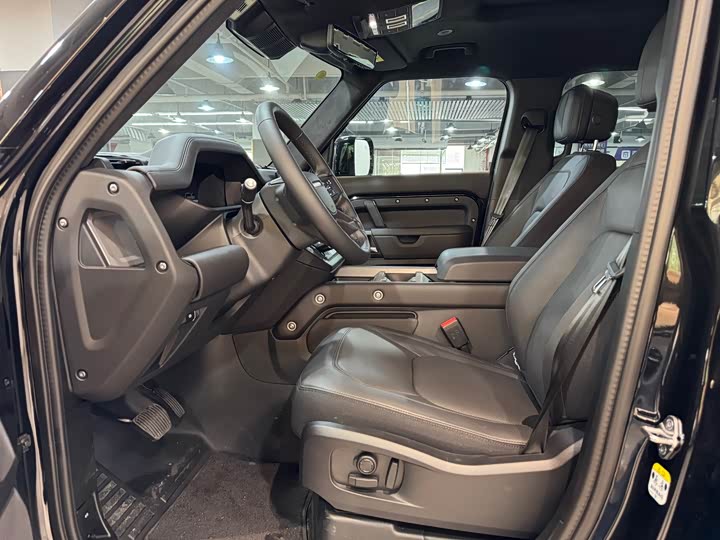 Land Rover Defender 2025 2025款 110 3.0T P400 X-Dynamic HSE