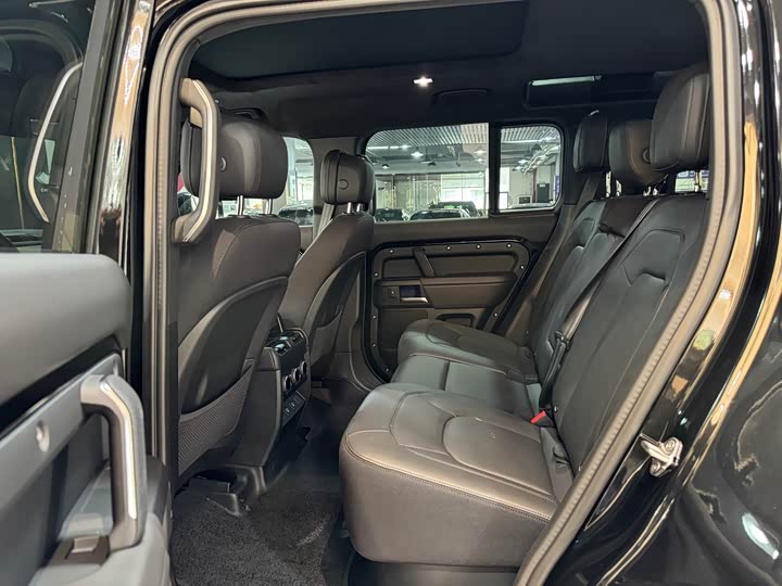 Land Rover Defender 2025 2025款 110 3.0T P400 X-Dynamic HSE