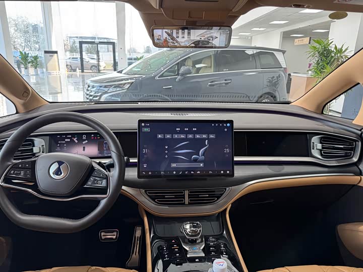 Denza D9 2025 2025款 DM-i 智驾版 1020 四驱旗舰型