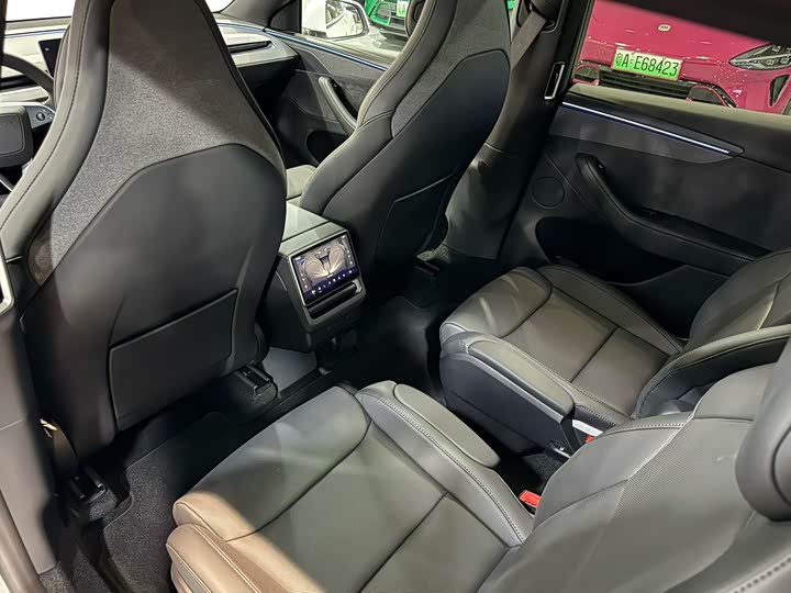 Tesla Model Y 2025 2025款 长续航全轮驱动版